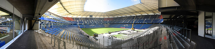 Aufbau zu Bon Jovi im Volksparkstadion; Bild größerklickbar